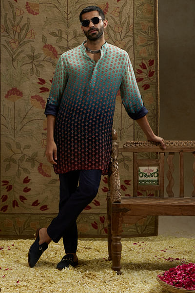 Blue and red ombre motif printed kurta