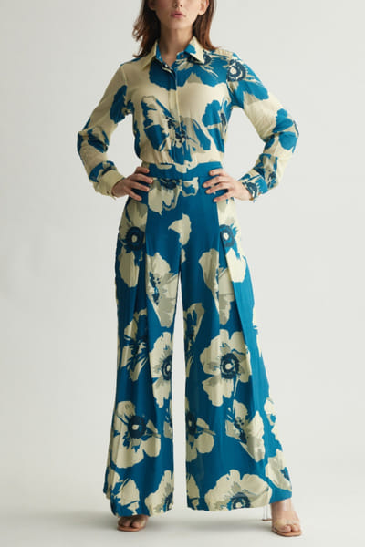 KoAi Blue and white floral pleated pants KOAJAN25D12759