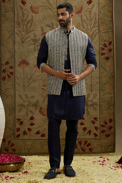 Blue embellished bandi