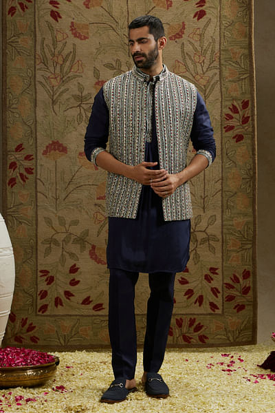 Blue embellished kurta set