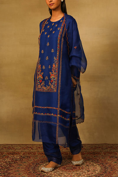 Blue floral embroidery kurta set