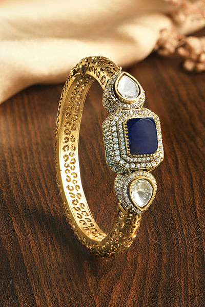 Blue sapphire polki and stone kada