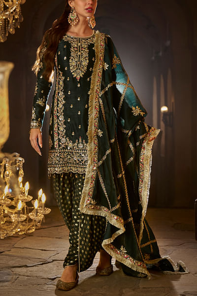 Bottle green floral zari embroidered kurta set