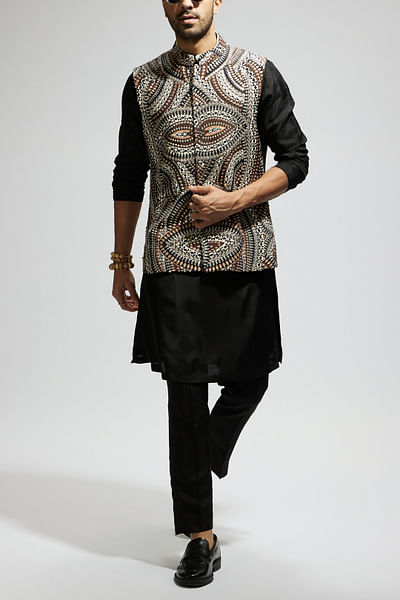 Brown zentangle embellished bandi