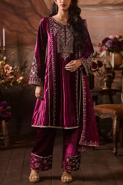 Burgundy zari embroidered velvet kurta set