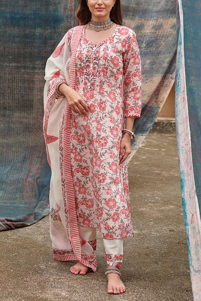 Cream and red floral and leaf print kurta set