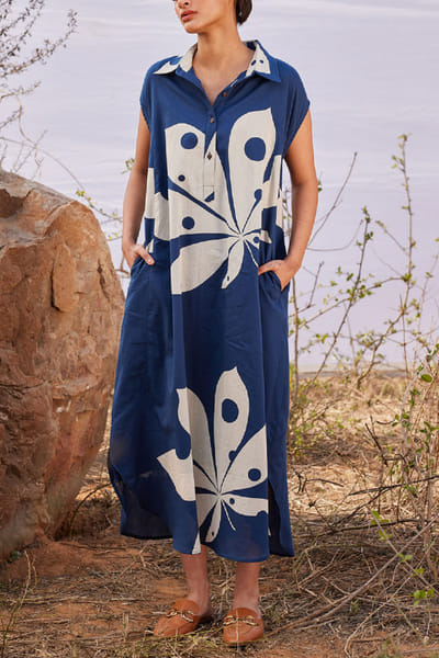 Deep blue and off-white leaf print shirt dress