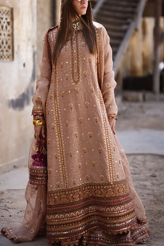 Fancy women's clothing stores discount