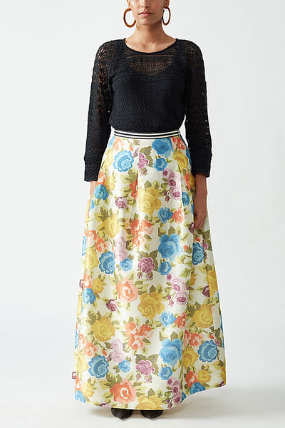 Ecru floral printed pleated skirt