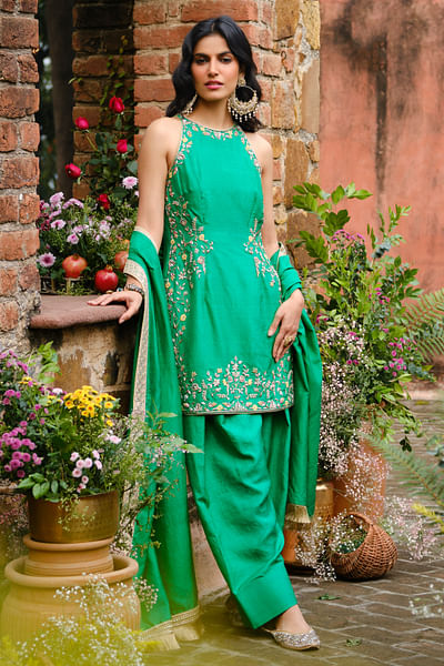 Emerald green dabka embroidered kurta set