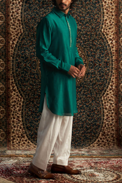 Emerald green embroidered pathani kurta set