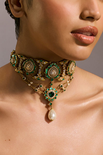 Emerald Swarovski pearls choker