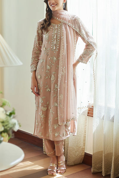 Fall pink floral embroidered kurta set