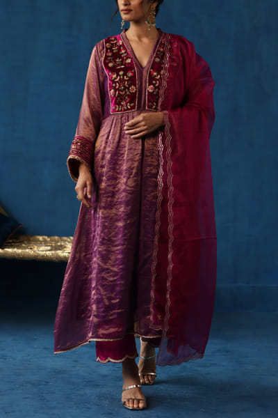 Garnet floral embroidery kurta set