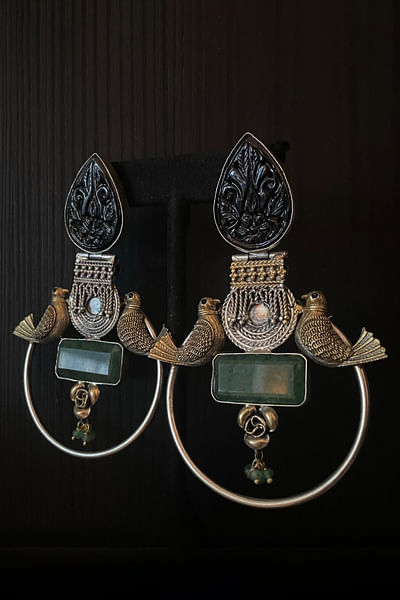 Gold and green bird onyx and quartz earrings