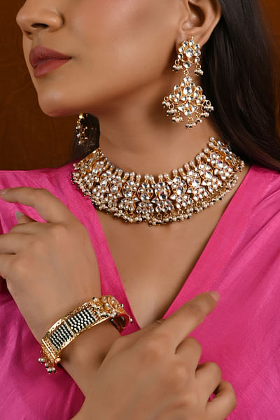 Gold and green pearl necklace set