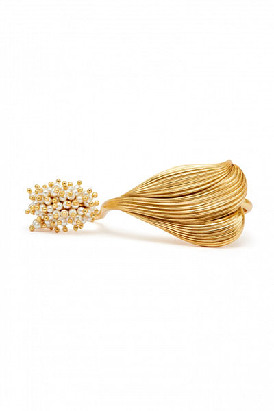 Gold double-motif leaf ring