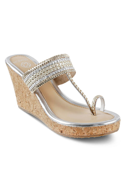 Gold embellished kolhapuri wedges