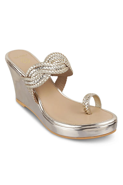 Gold embellished kolhapuri wedges