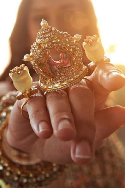 Gold embellished multi-finger ring