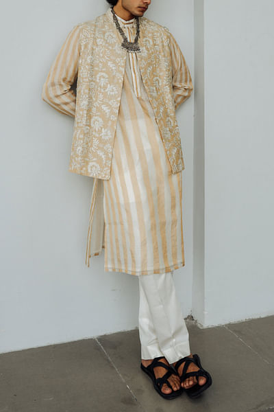 Gold floral appliqued bandi set