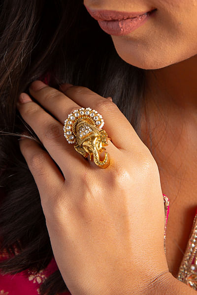 Gold Ganesha kundan ring