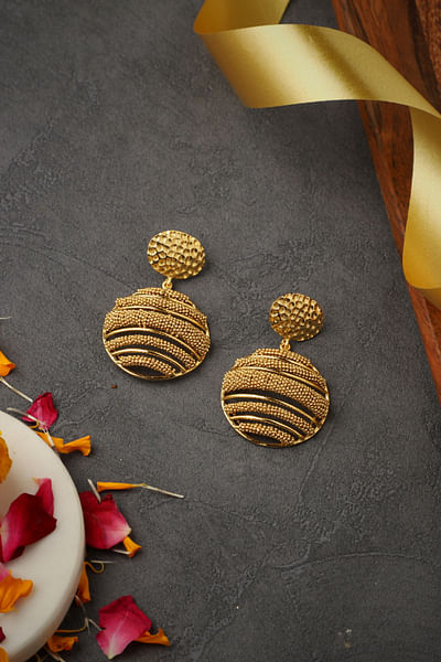 Gold hammered earrings