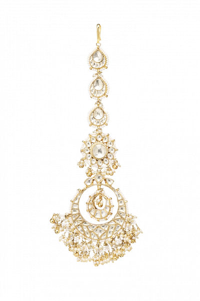 Gold kundan and pearl maang tikka