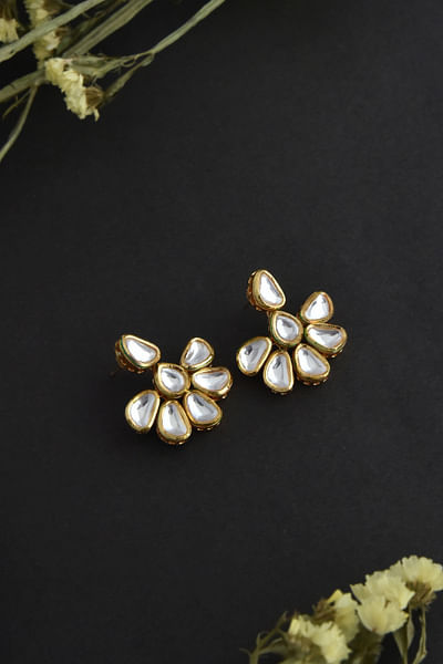 Gold kundan earrings