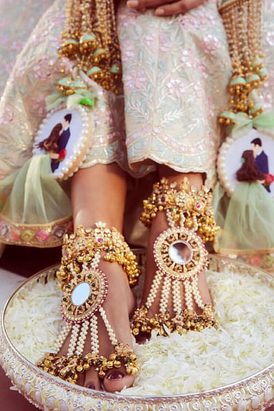 Gold pearl embellished anklets