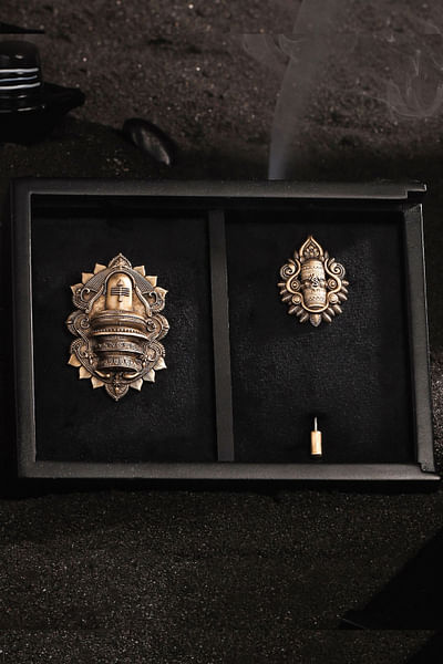 Gold Shiva linga brooch and lapel pin gift set