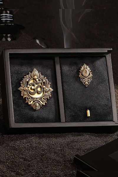 Gold Shiva Om eye brooch lapel pin gift set