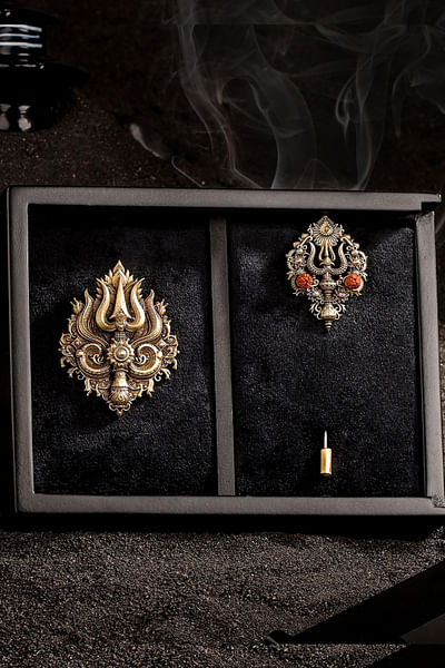 Gold trident brooch and lapel pin gift set