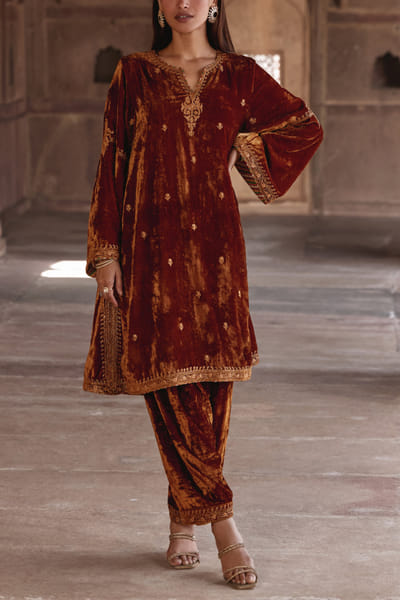 Golden brown zari embroidered kurta set