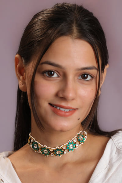 Green and white jadtar embellished choker