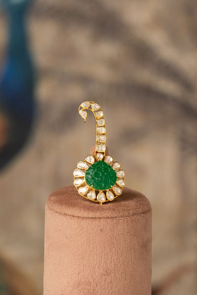 Green and white semi-precious stone kalangi