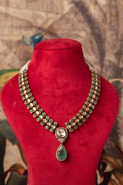 Green and white semi-precious stone necklace