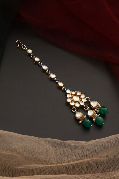 Green bead and kundan embellished maang tikka