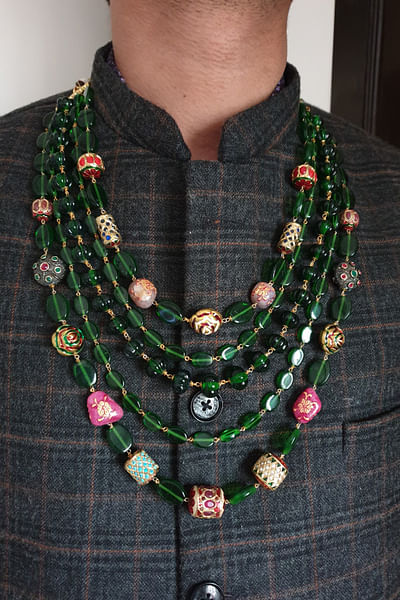 Green beaded stone layered necklace