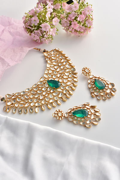 Green emerald and uncut polki choker set