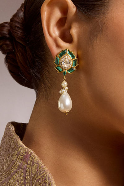 Green emerald Swarovski pearls earrings