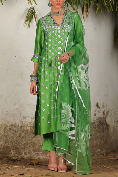 Green floral appliqued kurta set