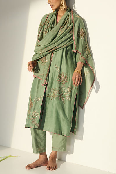Green floral embroidered dupatta