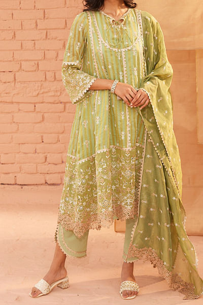 Green floral embroidered kurta set