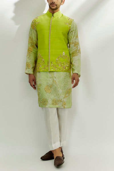 Green floral embroidery kurta bandi set