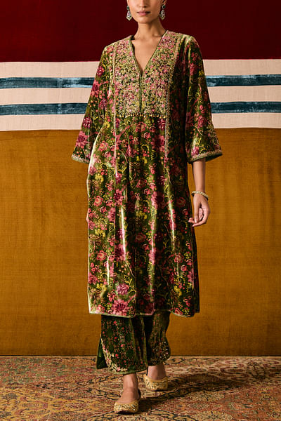 Green floral printed velvet kurta set
