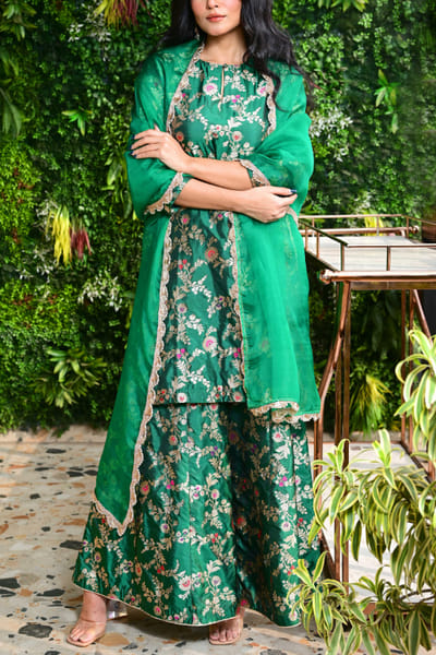 Vishwa by Pinki Sinha Green handwoven banarasi sharara set PNSJUN2412