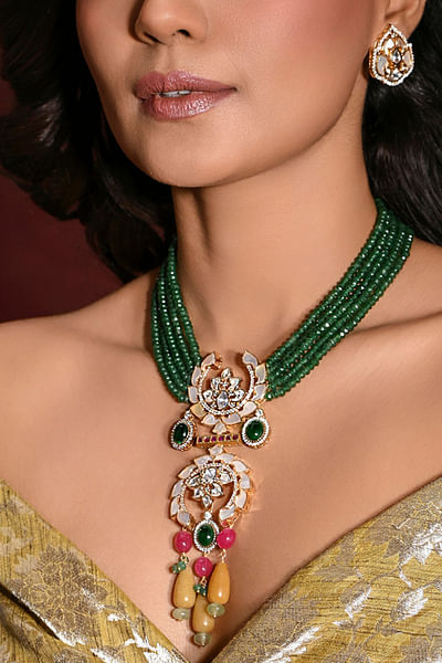 Green kundan beaded necklace