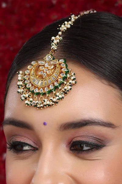 Green kundan meenakari pearl maang tikka