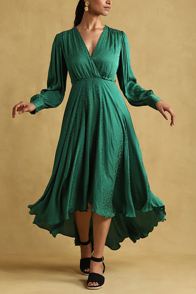 Green overlapped dress